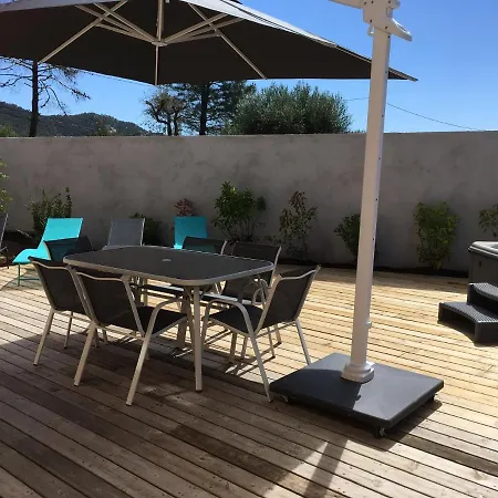 Avec Jacuzzi Semesterbostad